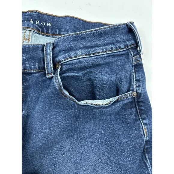 Mott & Bow Women’s Boyfriend Jeans Size 29 Medium Wash Blue Stretch 29x30 - Picture 9 of 16